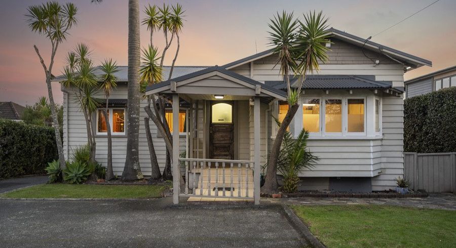  at 1/305 Lake Road, Hauraki, Auckland
