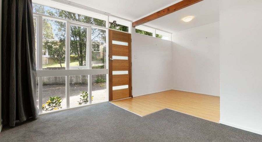  at 2/18 Commodore Drive, Lynfield, Auckland