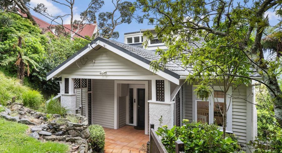  at 132 Te Anau Road, Hataitai, Wellington