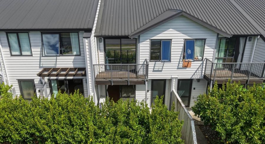  at 10 Peony Mews, Oteha, North Shore City, Auckland