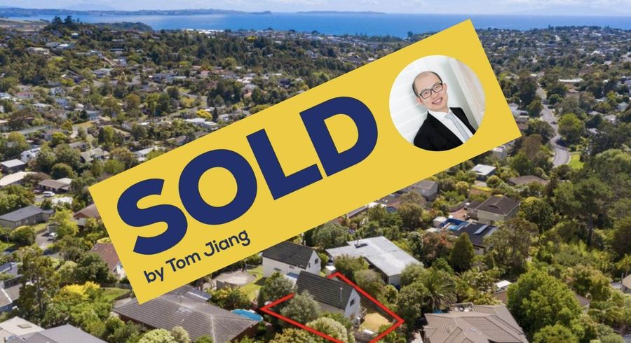  at 2/16 Portobello Place, Torbay, Auckland