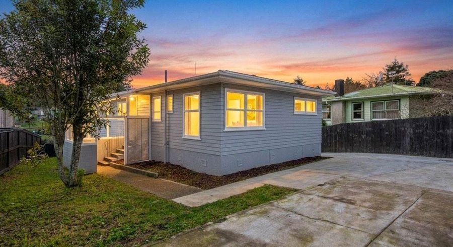  at 16 La Rosa Street, Green Bay, Waitakere City, Auckland