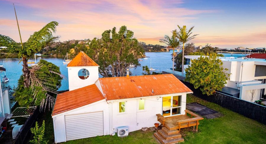 at 113 Ferry Parade, Herald Island, Waitakere City, Auckland