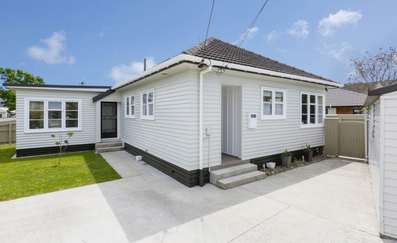  at 3 Savage Crescent, Upper Hutt Central, Upper Hutt