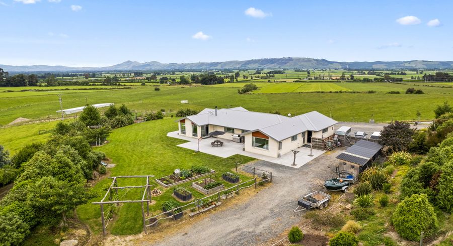  at 62 Back Road, Woodside, Outram