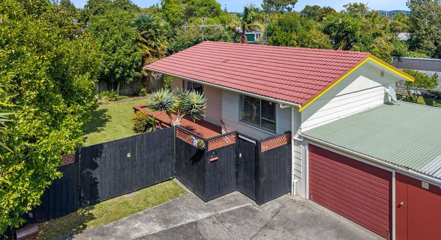  at 2/21b Mildmay Road, Henderson, Waitakere City, Auckland