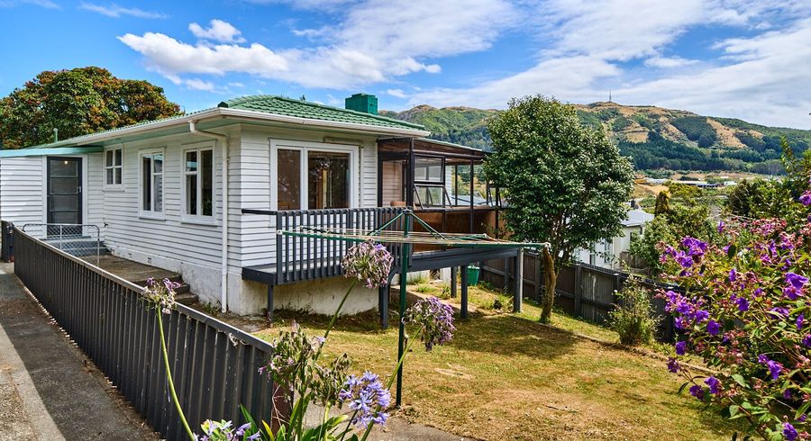  at 3 Roberts Street, Tawa, Wellington