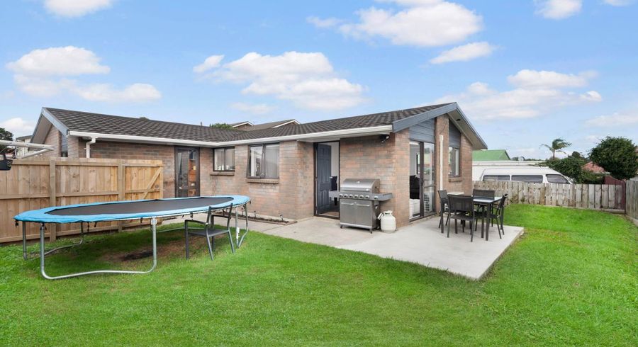  at 4186A Great North Road, Glendene, Auckland