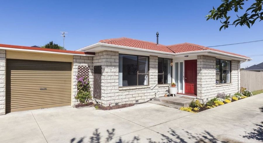  at 1/106 Burwood Road, Burwood, Christchurch City, Canterbury
