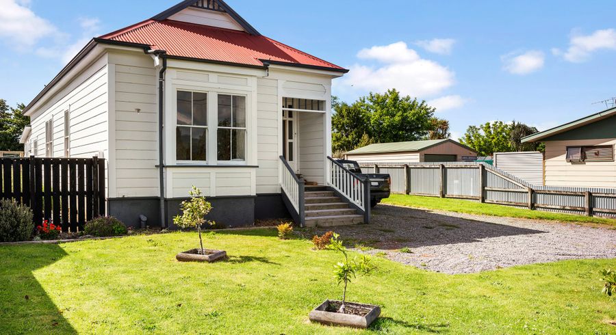  at 15 Lincoln Road, Carterton