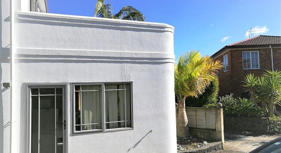  at Flat/18 Cheryl place, Hillcrest, North Shore City, Auckland