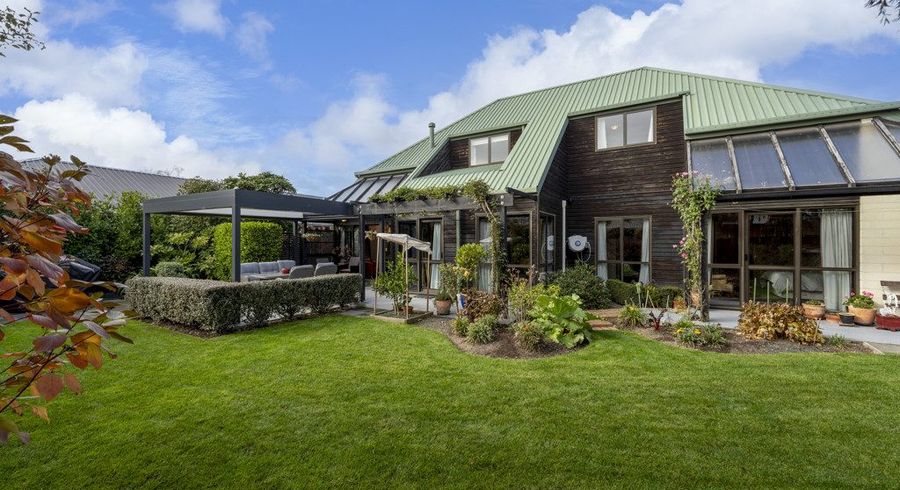 at 9 Rosefield Lane, Northcote, Christchurch