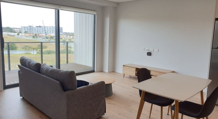  at 302/3 Kaipiho Lane, Albany, North Shore City, Auckland