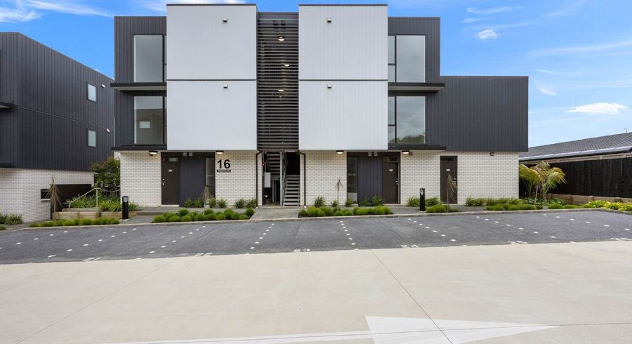  at 5/16 Treasure Lane, Te Atatu South, Waitakere City, Auckland