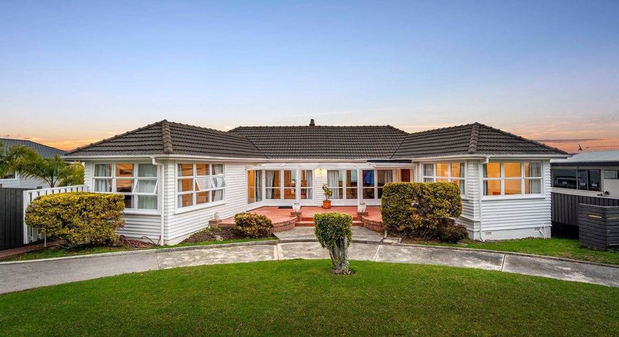  at 1/26 Tizard Road, Birkenhead, Auckland