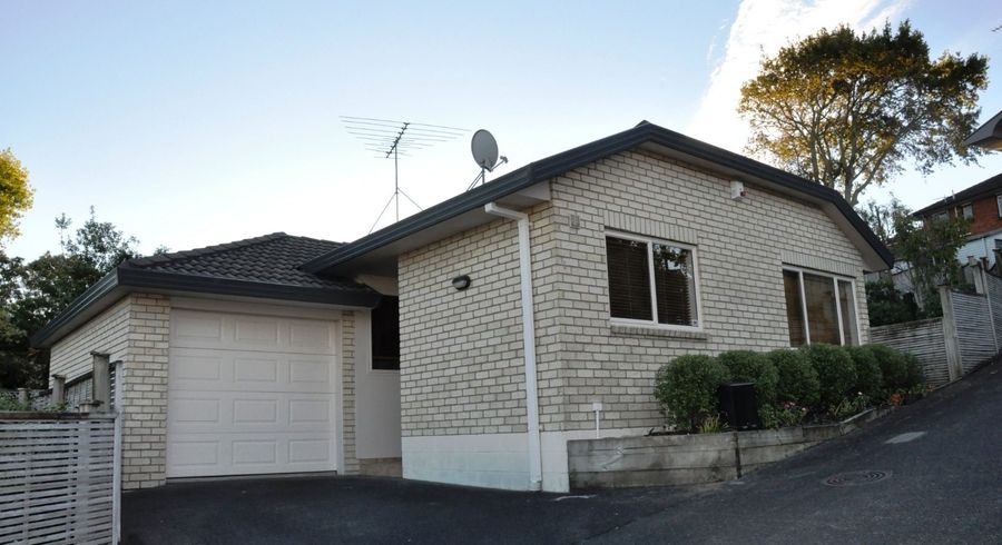  at 1/10 Ridge Road, Waiake, Auckland