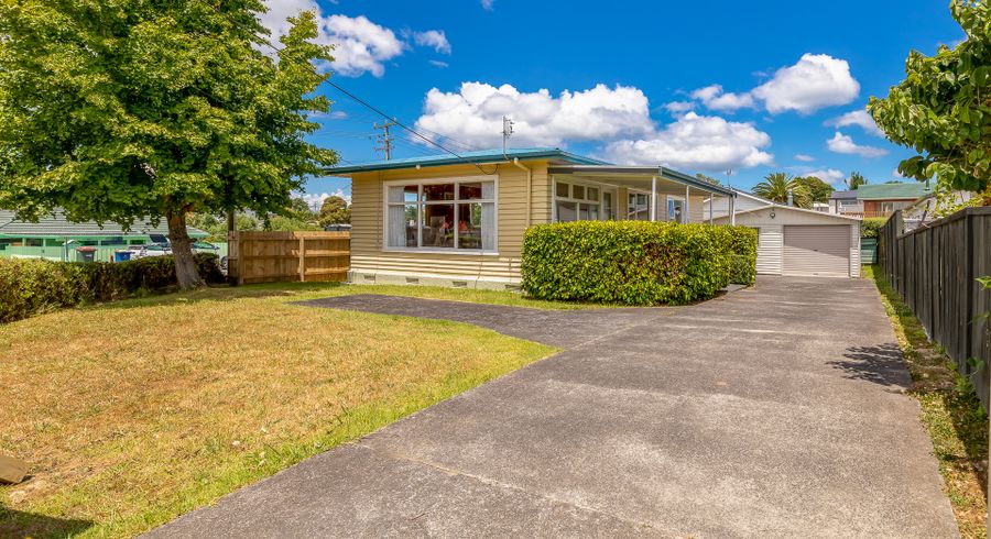  at 11 Archlynn Road, Kelston, Auckland