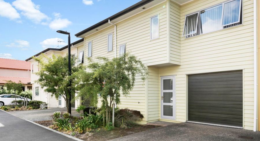  at 39/11 Ray Small Drive, Papakura, Auckland