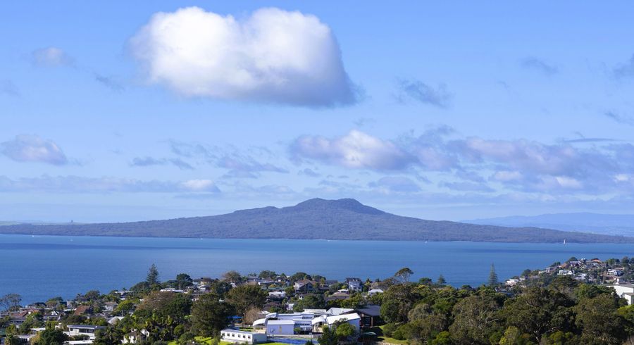  at 94 Knights Road, Rothesay Bay, North Shore City, Auckland