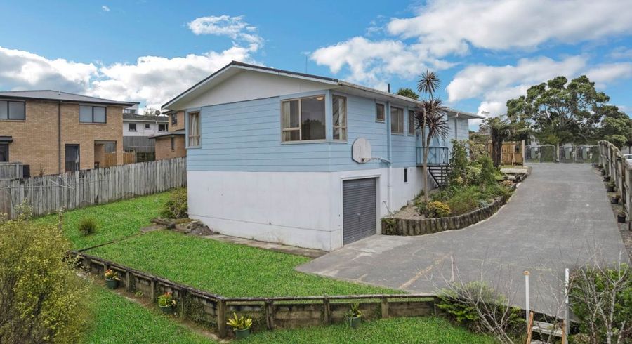  at 32 Cockayne Crescent, Sunnynook, Auckland