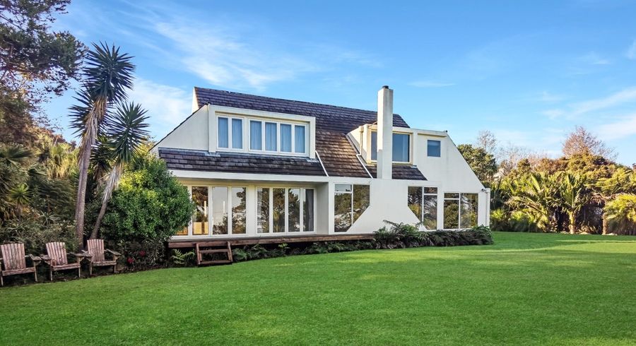  at 99 Onetaunga Road, Chatswood, Auckland