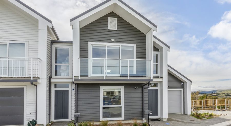  at 4 Kopua PL, Whitby, Porirua