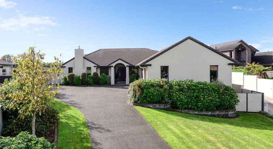  at 12 Peninsula Point, Huntington, Hamilton