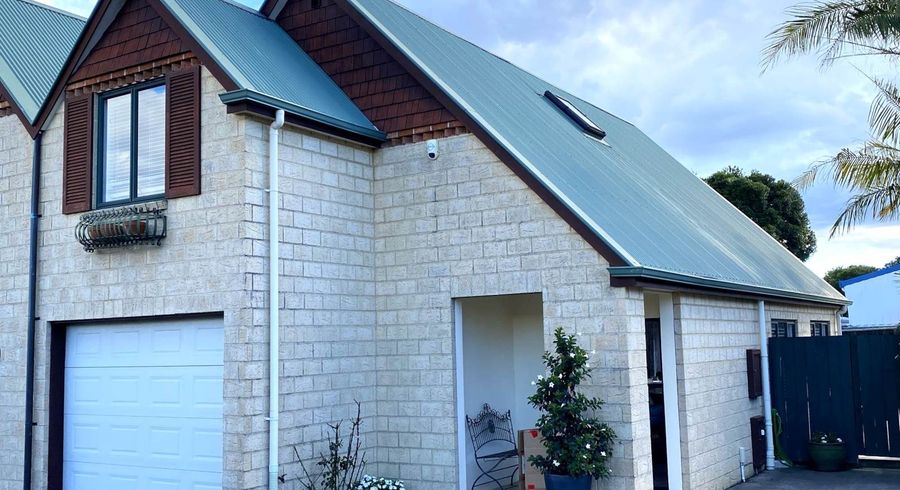  at 15/52 Taharoto Road, Takapuna, Auckland