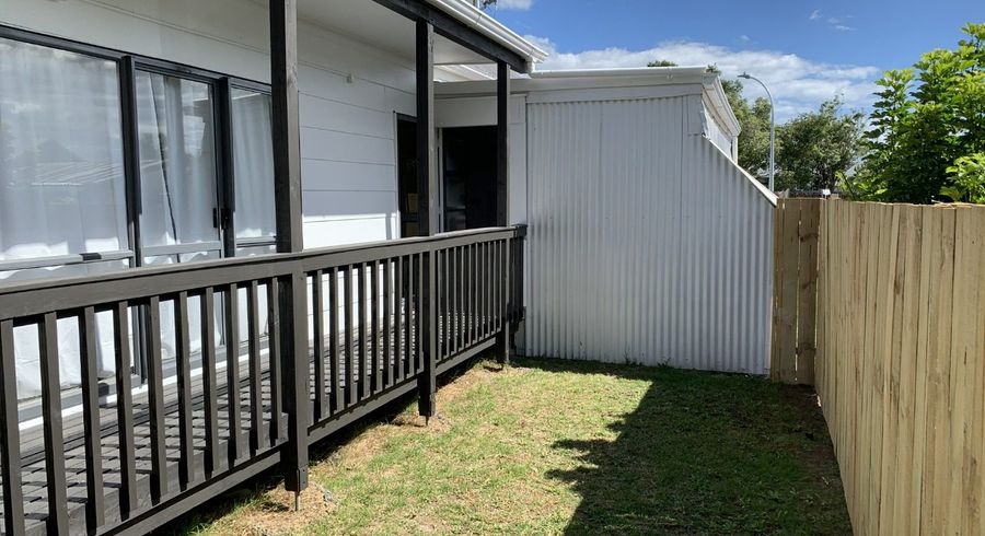  at Unit 1  /5 Thorn Place, Papatoetoe, Manukau City, Auckland