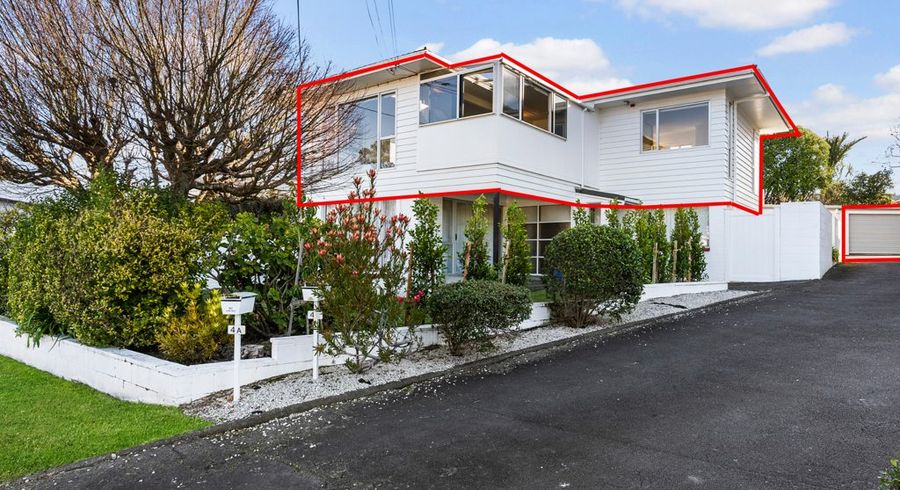  at 2/4 Bruce Street, Northcote Point, Auckland