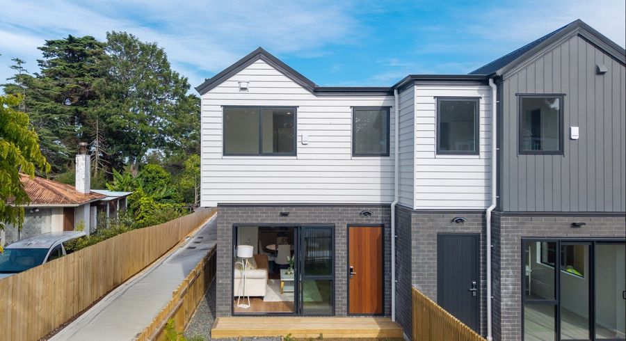  at 2/140 Edgewater Drive, Pakuranga, Manukau City, Auckland