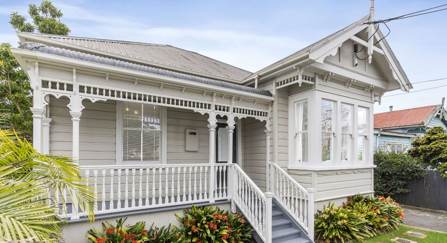  at 4 Edenvale Crescent, Mount Eden, Auckland