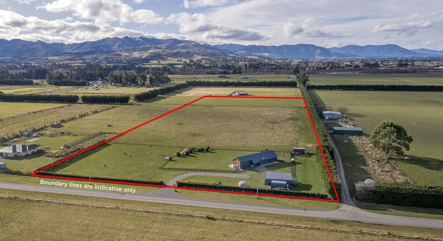  at 700 Woodstock Road, Burnt Hill, Oxford