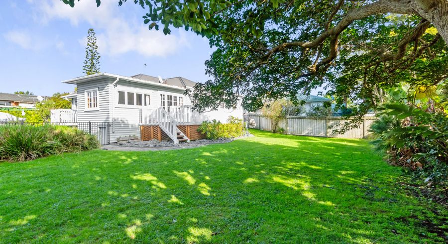  at 1/127 Birkdale Road, Birkdale, North Shore City, Auckland