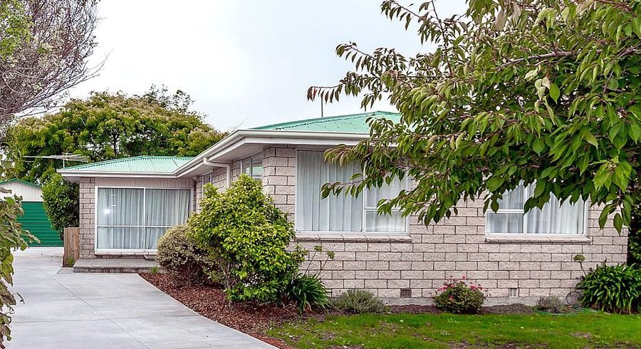 at 28 Royal Park Drive, Parklands, Christchurch City, Canterbury