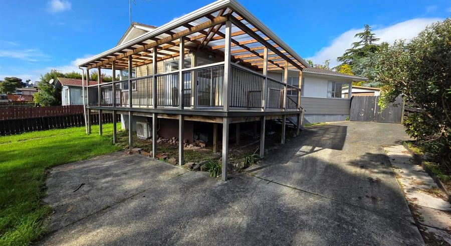  at 37 Larissa Avenue, Henderson, Waitakere City, Auckland