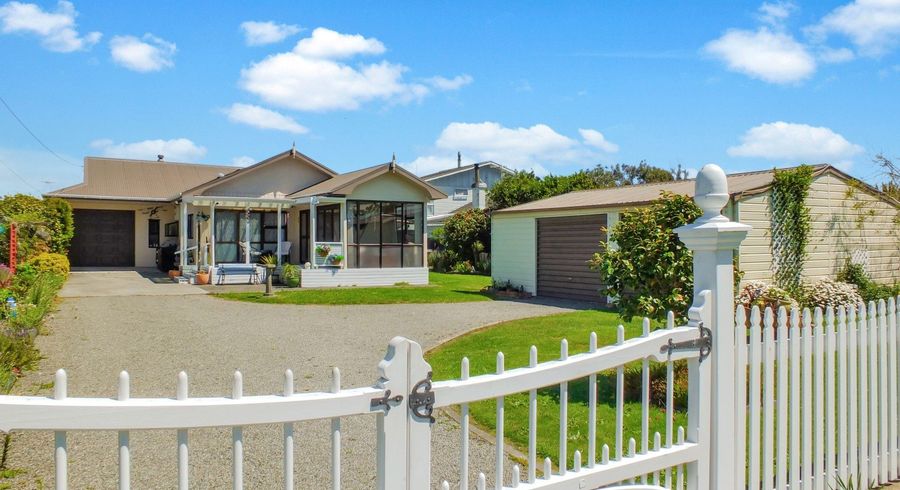  at 22 Shortt Street, Foxton Beach, Horowhenua, Manawatu / Whanganui