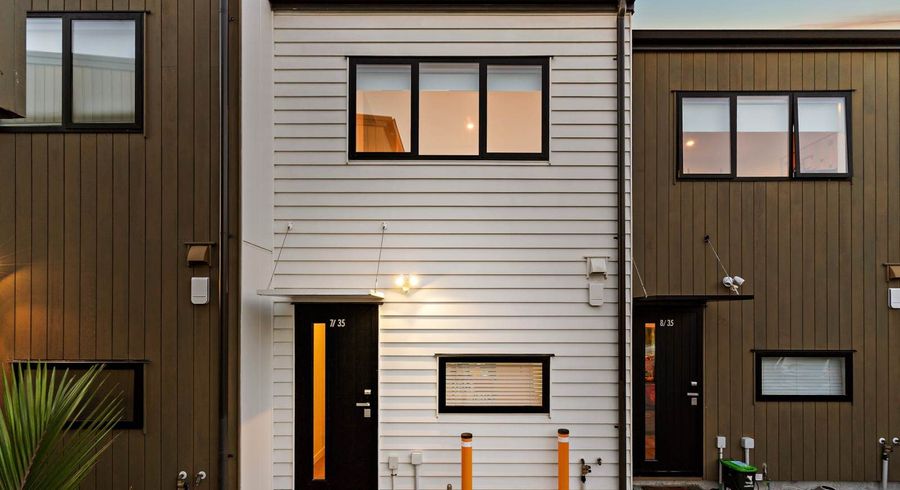  at 7/35 Garadice Road, Rothesay Bay, North Shore City, Auckland