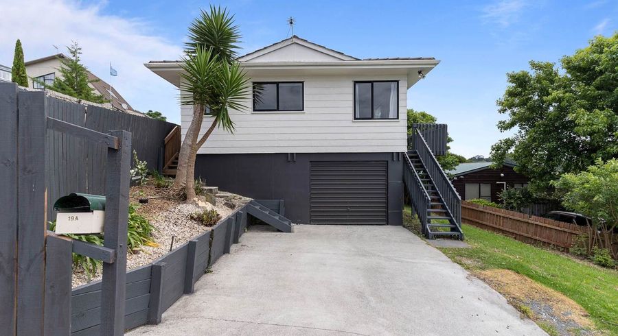  at 19A Exeter Place, Unsworth Heights, North Shore City, Auckland