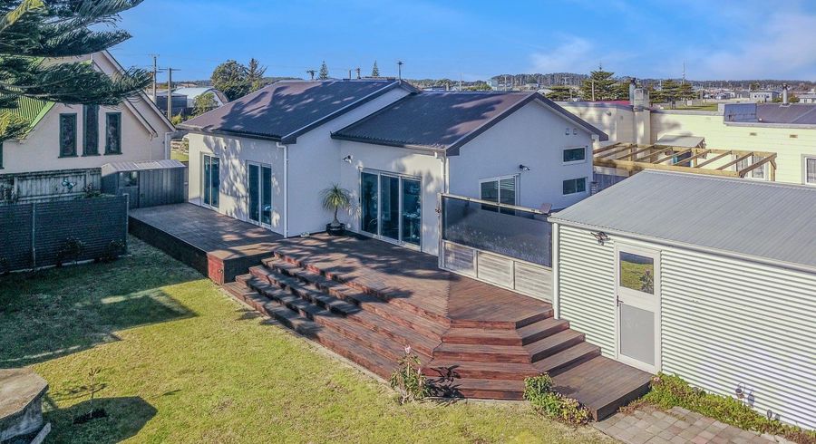  at 25 Hall Place, Foxton Beach, Horowhenua, Manawatu / Whanganui