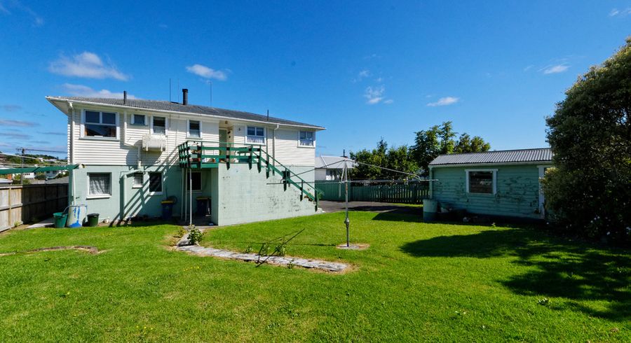  at 10 Springside Place, New Lynn, Auckland
