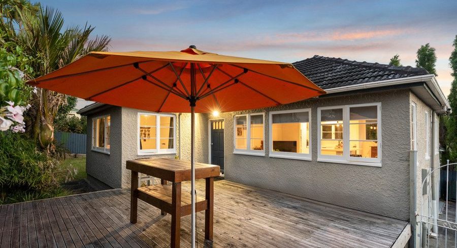  at 2/30 Lyttelton Avenue, Forrest Hill, North Shore City, Auckland