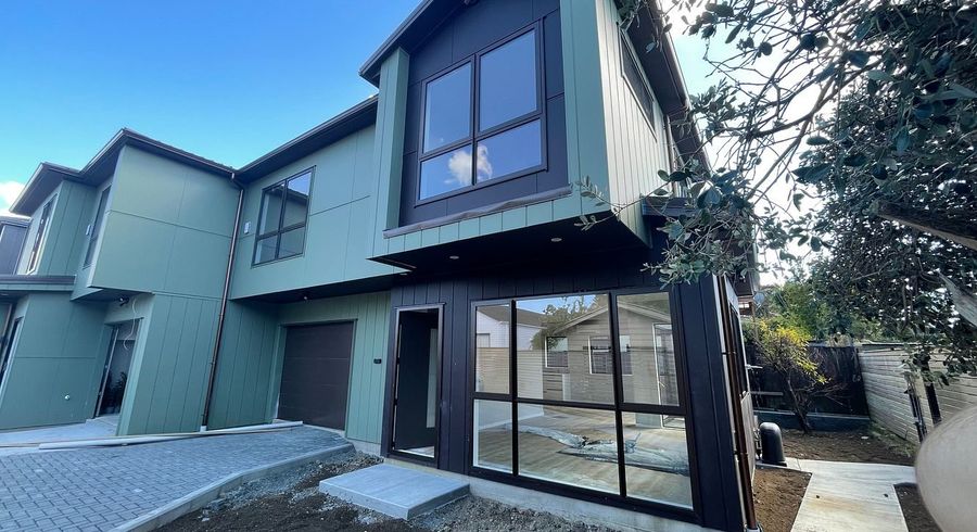  at 3A Mark Edward Drive, Half Moon Bay, Manukau City, Auckland