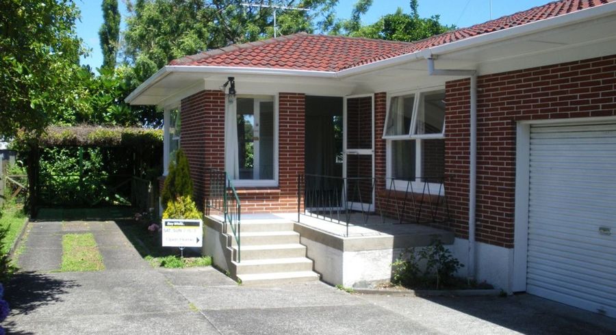  at 2/8 Evelyn Place, Hillcrest, North Shore City, Auckland