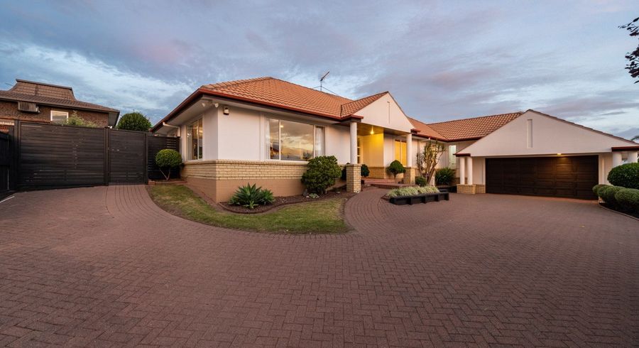  at 9 Kentia Way, Somerville, Manukau City, Auckland