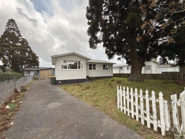  at 95 Universal Drive, Henderson, Waitakere City, Auckland