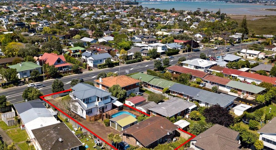  at 7 Esmonde Road, Takapuna, Auckland