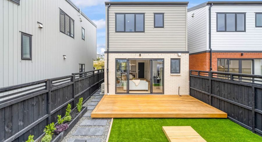  at 32 Toetoe Street, Westgate, Waitakere City, Auckland