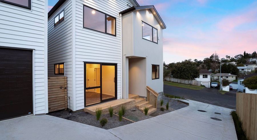  at 2/5 Topliss Drive, Torbay, North Shore City, Auckland