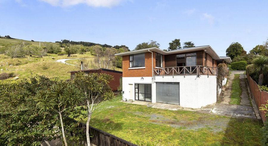  at 9 Featherston Street, Macandrew Bay, Dunedin